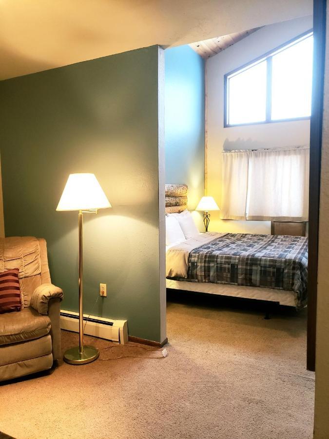 North Ironwood Acres - Black River Lodge エクステリア 写真