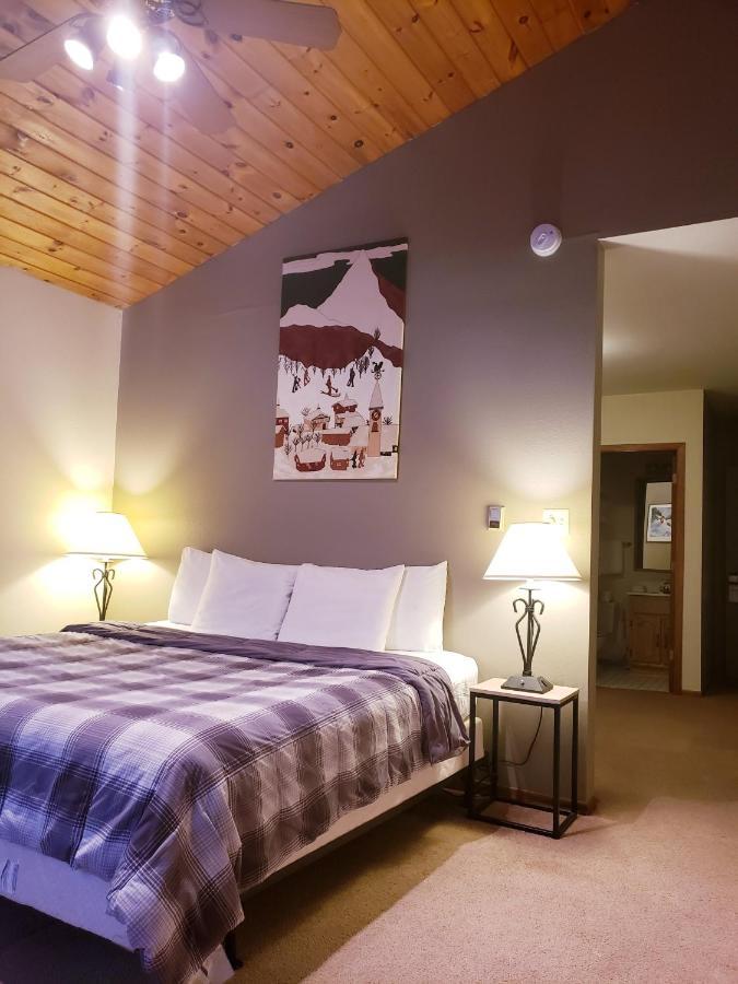 North Ironwood Acres - Black River Lodge エクステリア 写真