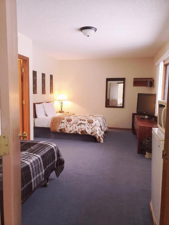 North Ironwood Acres - Black River Lodge エクステリア 写真